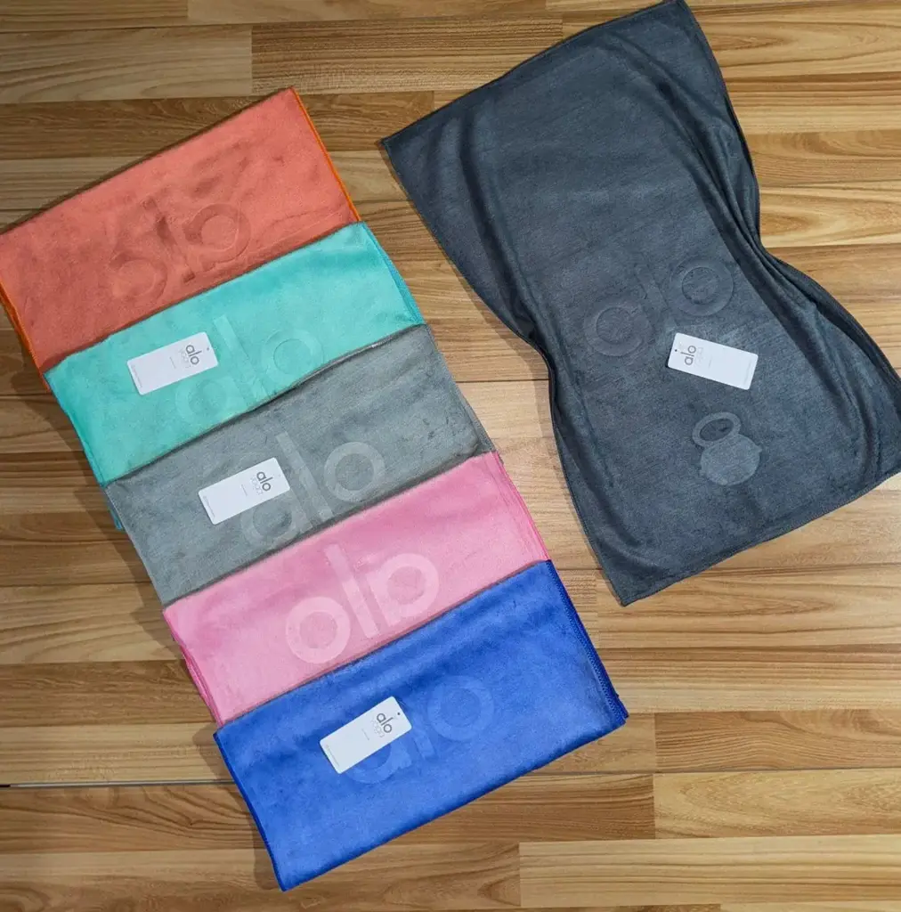 DOCENA TOALLAS GYM ALO