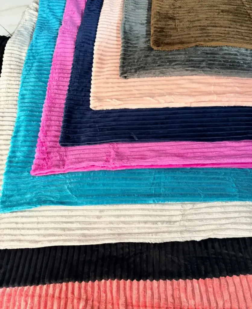 COBIJAS PELUCHE UNICOLOR - UNIDAD