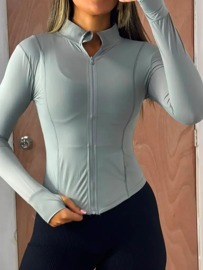 JACKET DEPORTIVA - UNICO COLOR 3x18$