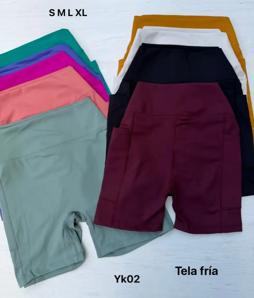 DOCENA - SHORT CON BOLSILLO